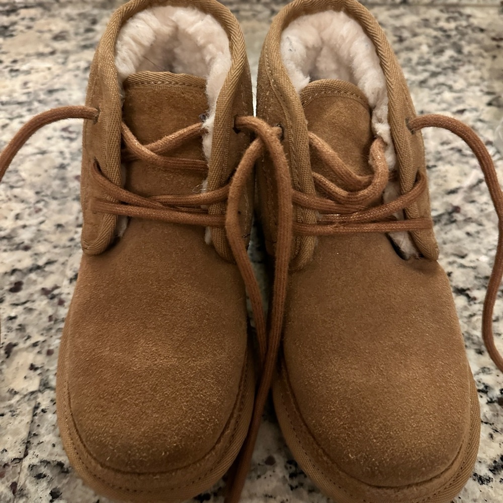 UGG Neumel II Boots - Little Kids - Size 13